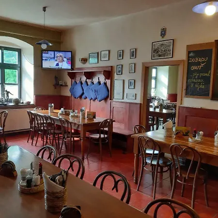 Estalagem A Restaurace U Hájků Nove Dvory (Central Bohemian)