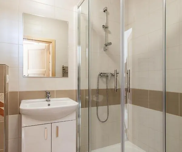 A Restaurace U Hájků Inn *